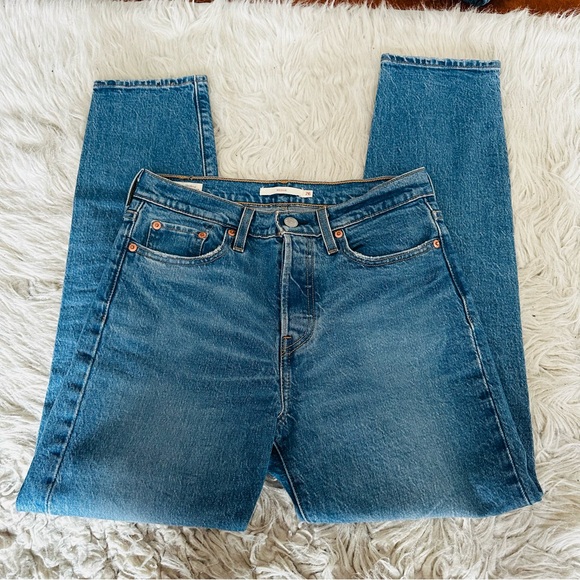 Levi's WEDGIE Premium Straight Leg High Rise Jeans - Size 26 - Picture 6 of 13